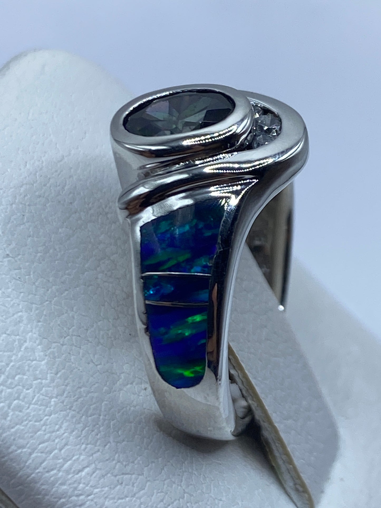 Anillo ópalo de fuego talla 6 mostrando el sello .925 HAVANA