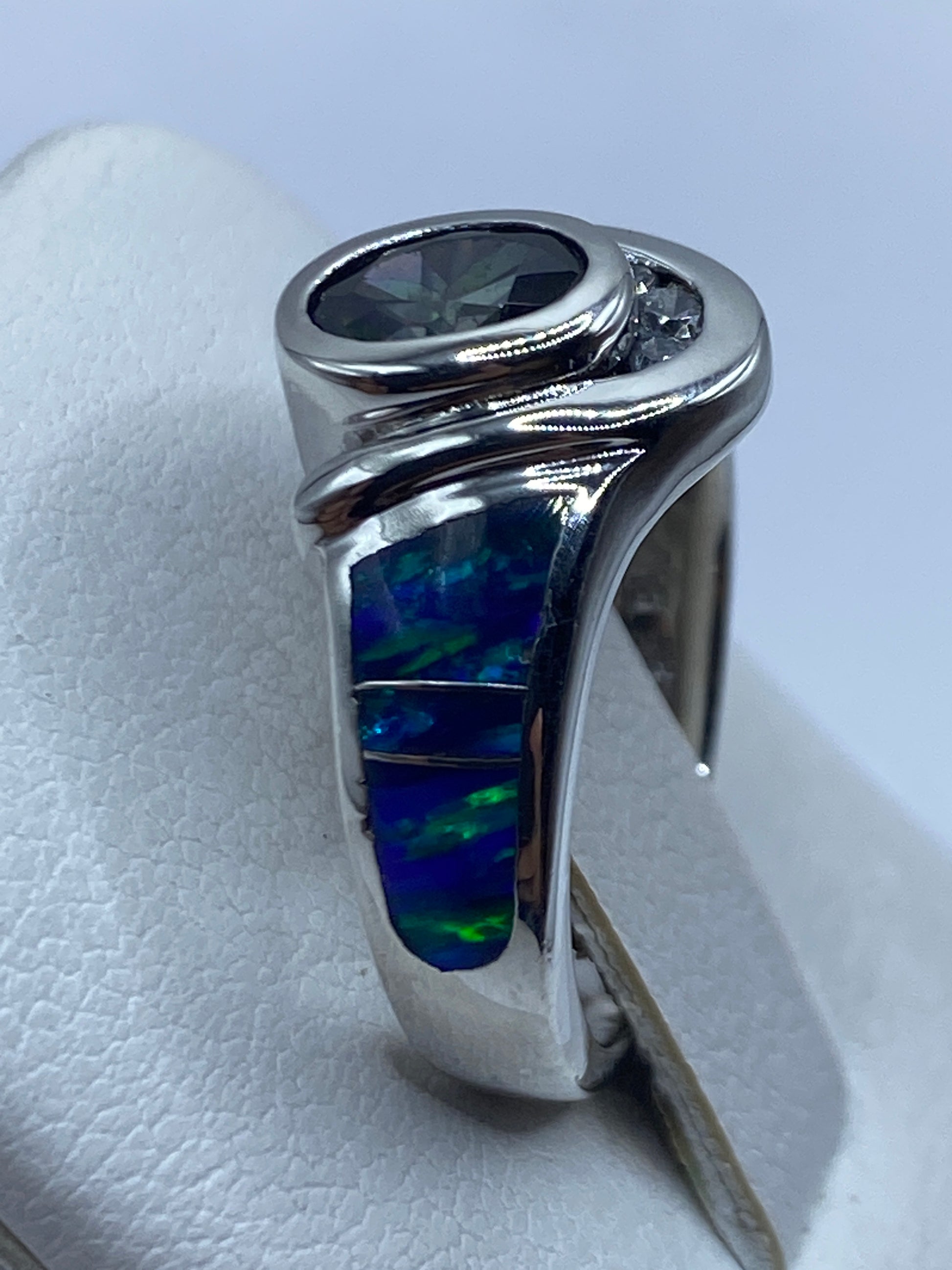 Anillo ópalo de fuego talla 6 mostrando el sello .925 HAVANA