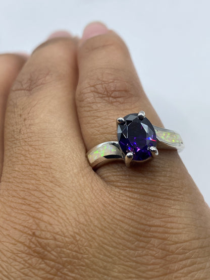 Sello .925 y detalle lateral del anillo solitario de ópalo en Taxco