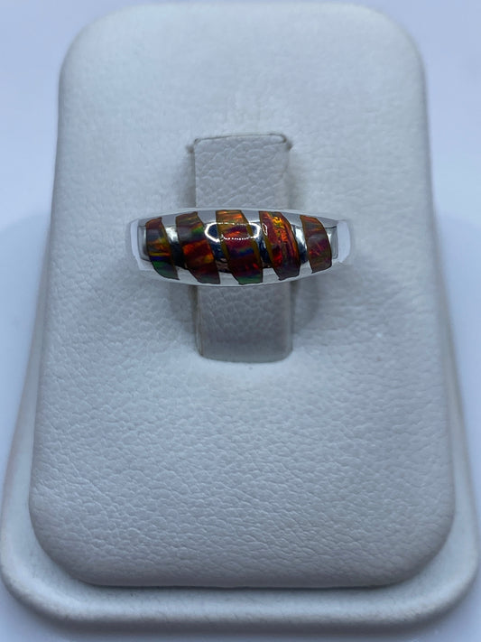 Anillo de plata .950 con ópalo de fuego multicolor en estuche blanco