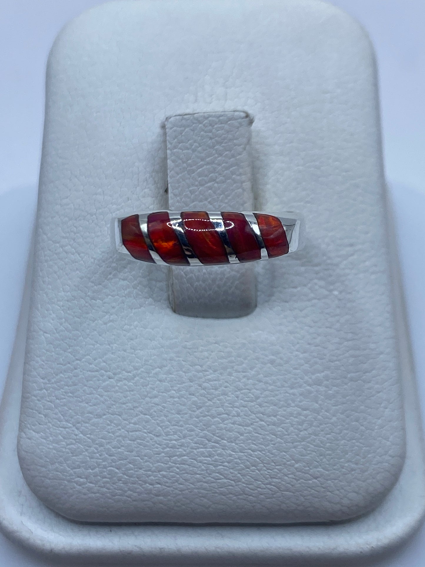 Anillo de plata .950 con Ópalo de Fuego rojo intenso en estuche blanco