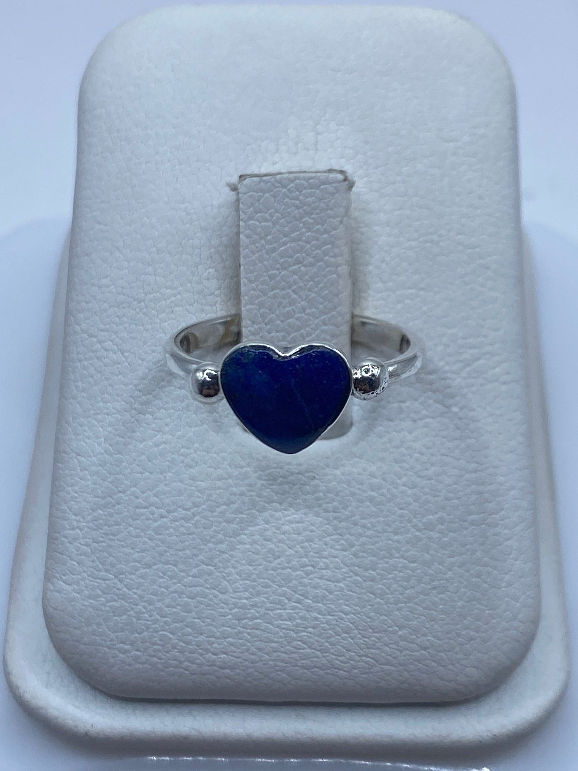 Anillo de plata .925 con corazón de circonia azul en estuche blanco