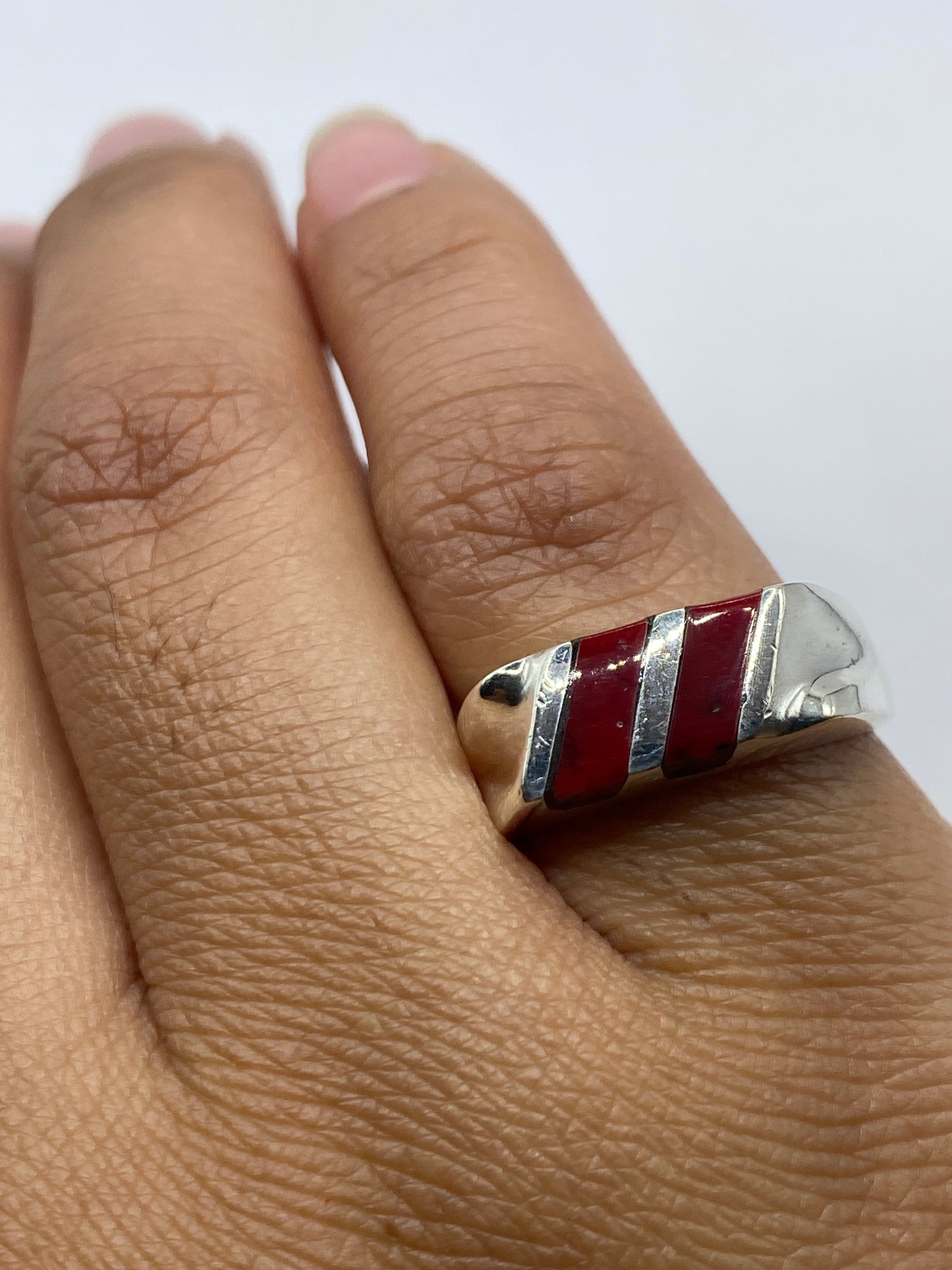 Anillo con sello .925 MEXICO en la cara interior, mostrando autenticidad