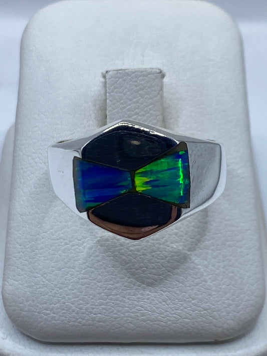 Anillo de plata .925 con ópalo de fuego azul, diseño geométrico hexagonal, talla 11