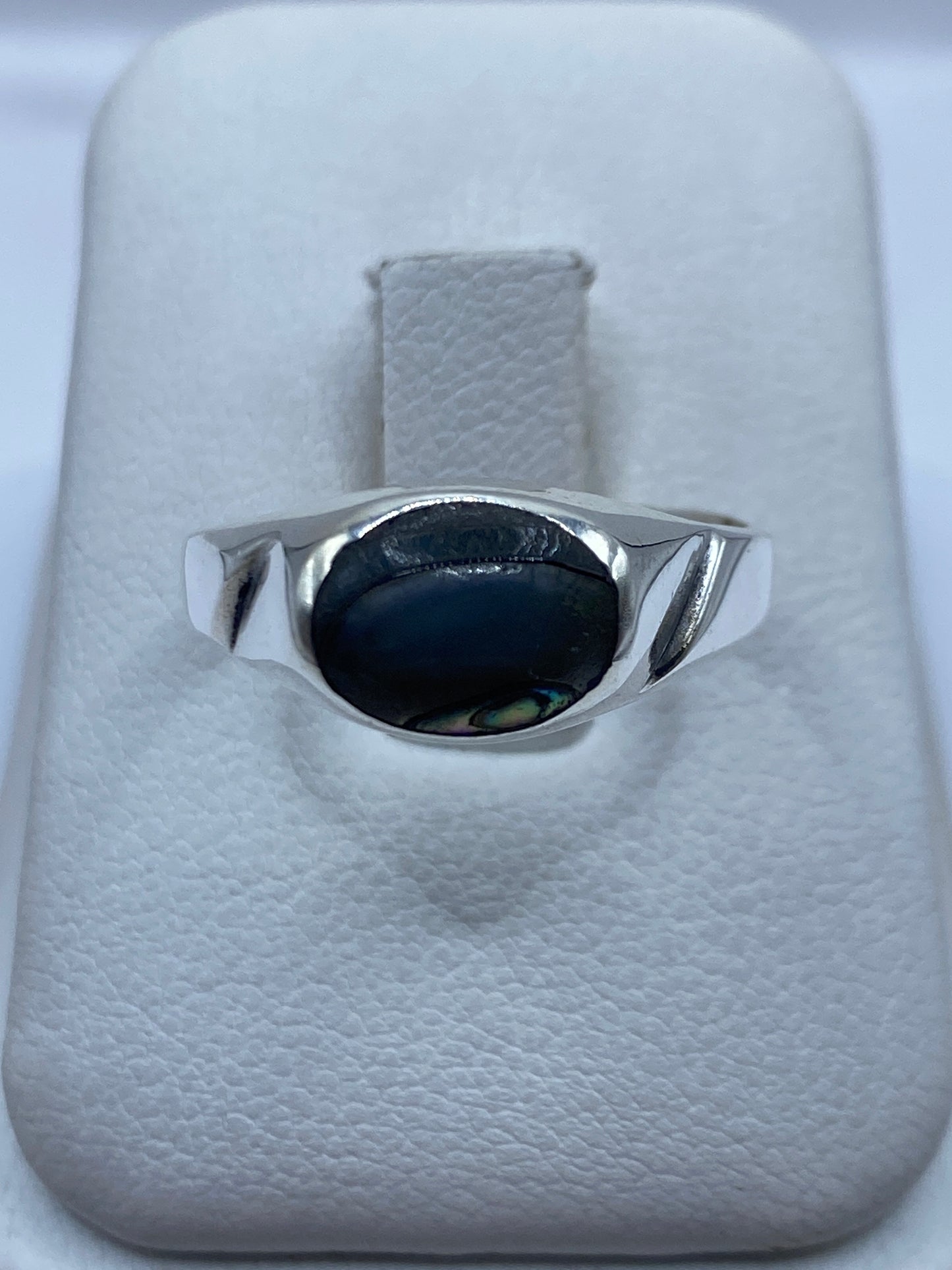 Anillo de plata .925 con onix negro pulido, vista frontal