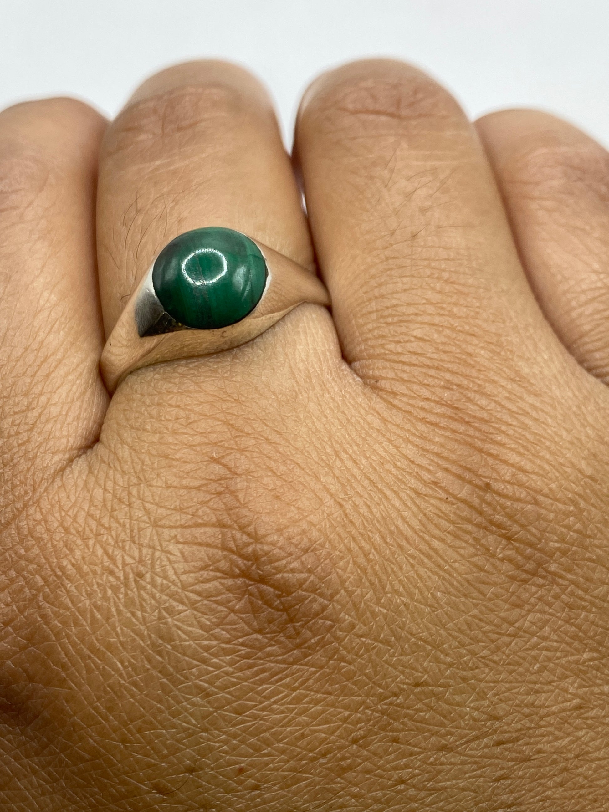 Reverso del anillo mostrando sello .925 MEXICO grabado