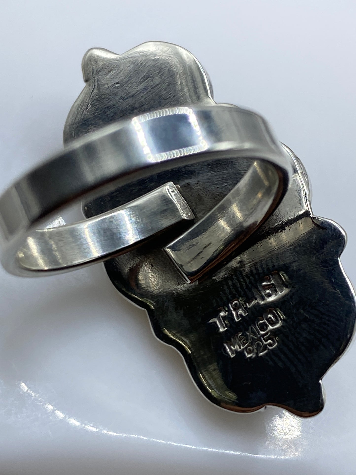 Anillo de Plata Ajustable con Piedra Central — Elegancia Solitaria — foto 5