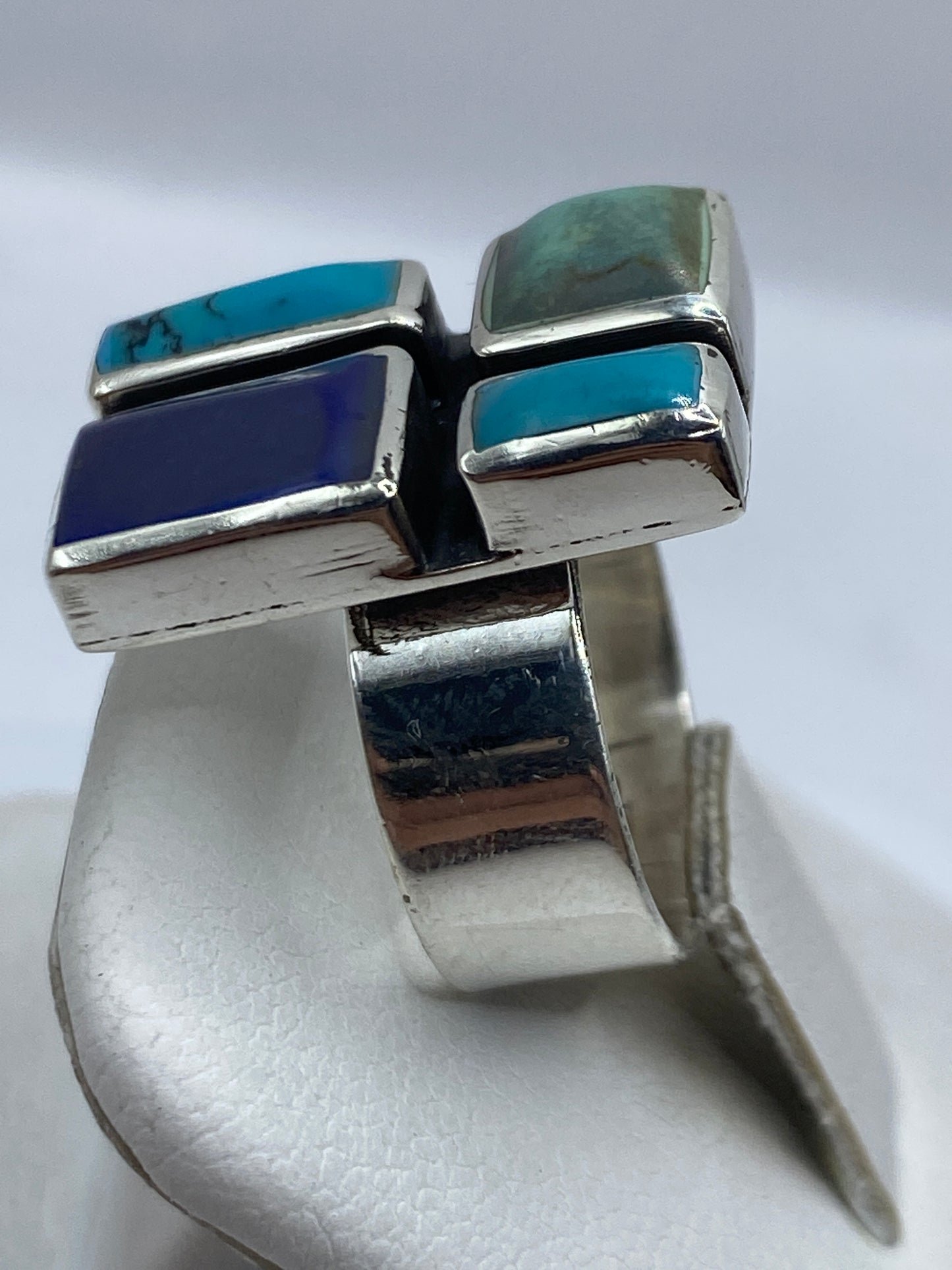 Detalle de la turquesa azul cielo engastada en plata .925 de Taxco