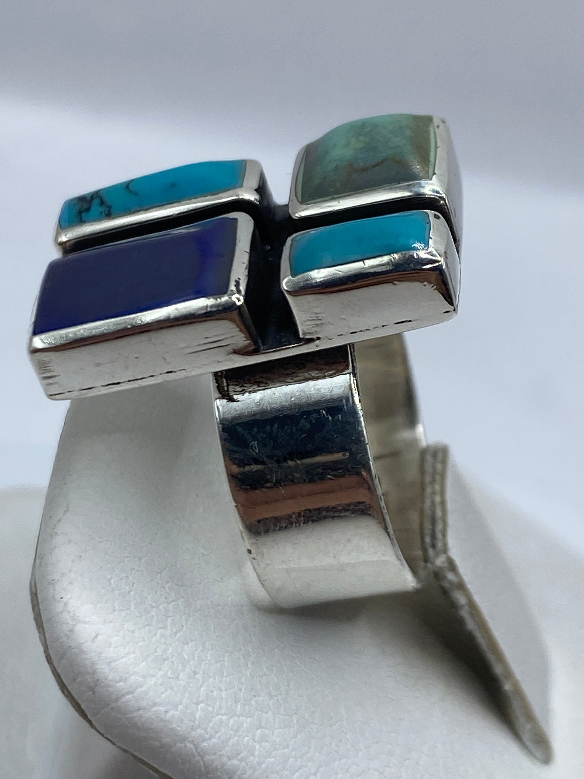 Detalle de la turquesa azul cielo engastada en plata .925 de Taxco