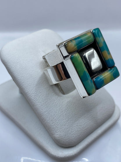 Anillo modular de plata .925 mostrando el diseño de bloques cuadrados y acabado brillante