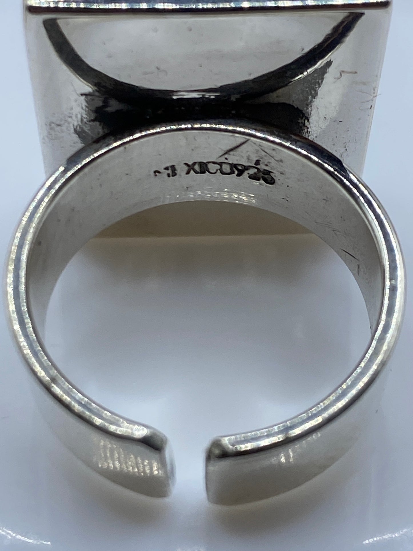 Anillo Ajustable Plata Geométrico con Piedra Central — Moderno — foto 5
