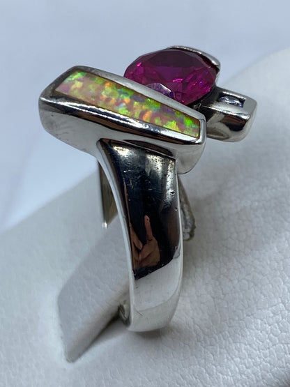 Detalle del engaste de ópalo de fuego en plata .925 de Taxco