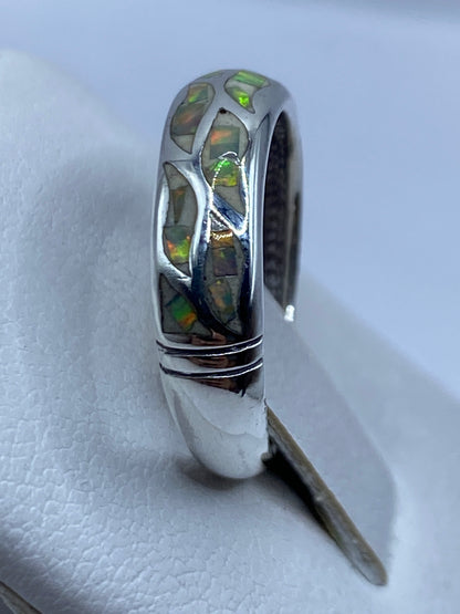 Detalle de la banda pulida del anillo de plata en Taxco