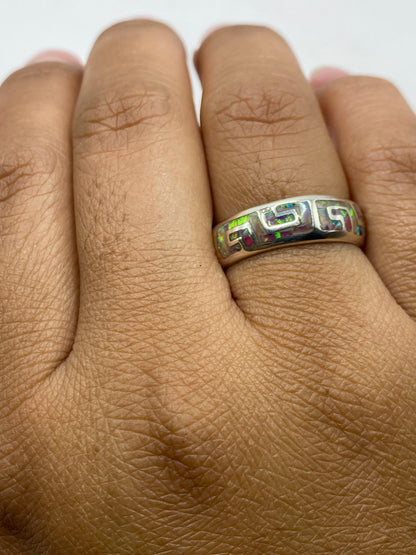 Anillo sobre fondo blanco con sello 950 MEXICO visible en la banda interna