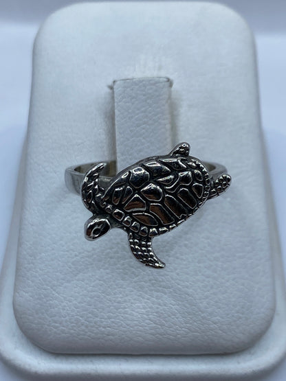 Anillo de plata tortuga fundido, vista frontal con detalles del caparazón artesanal