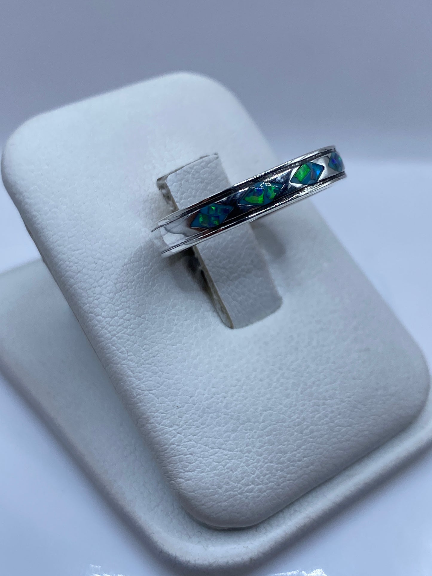 Anillo de Plata Ópalo de Fuego Azul — Diseño Moderno — foto 2