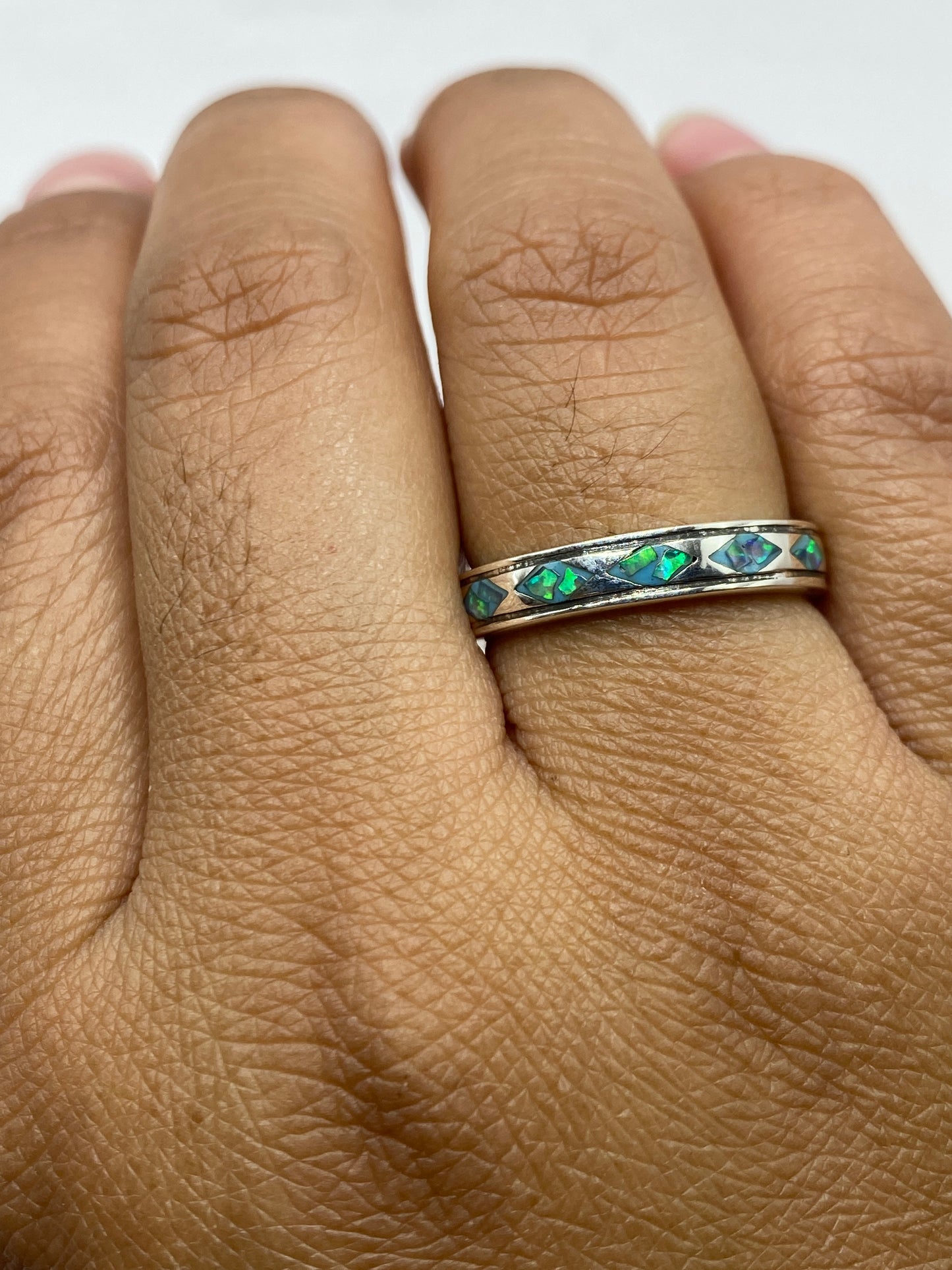 Anillo de Plata Ópalo de Fuego Azul — Diseño Moderno — foto 4