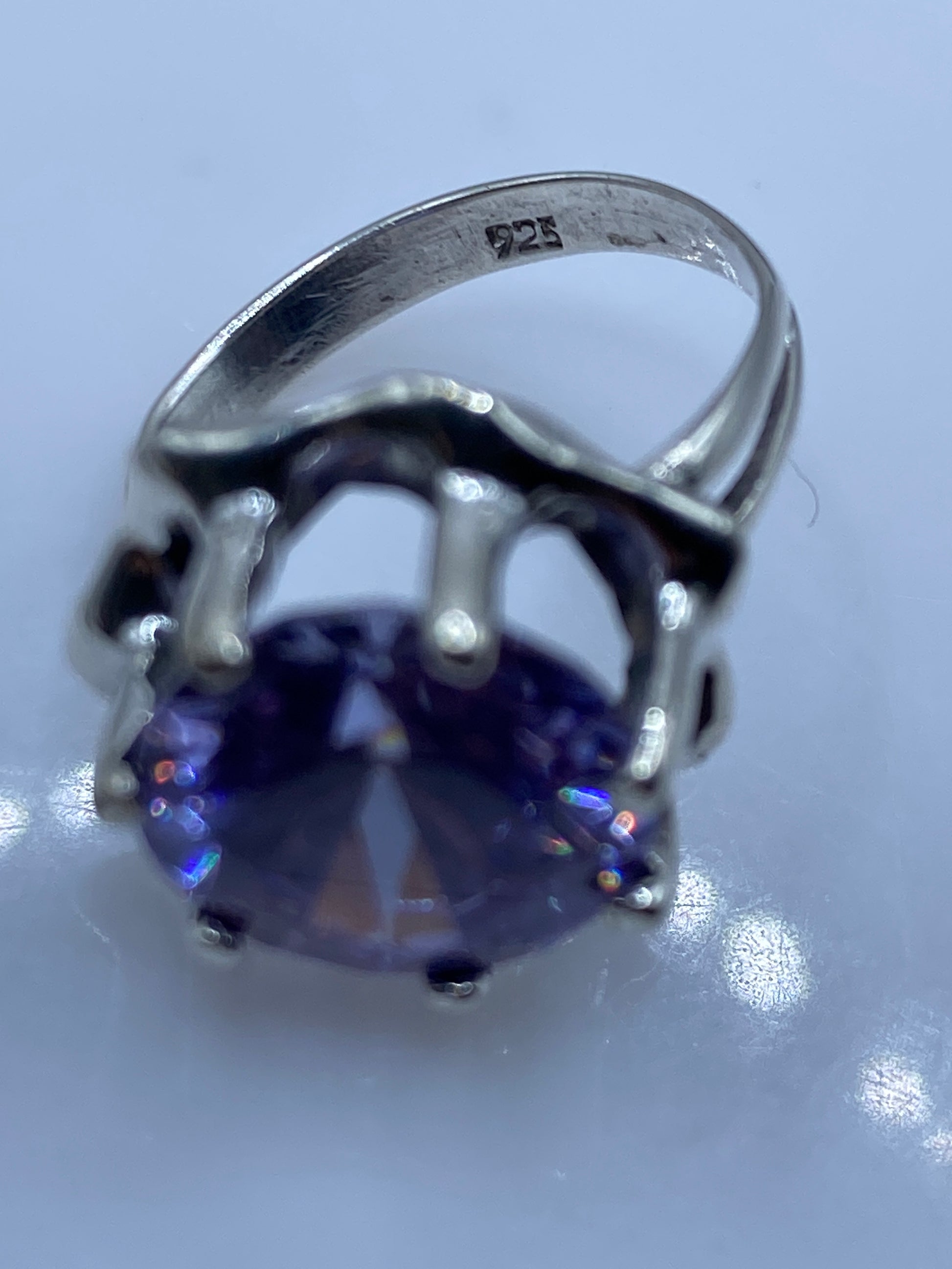 Anillo de Plata Solitario Circonia Morada — Elegancia Facetada — foto 5
