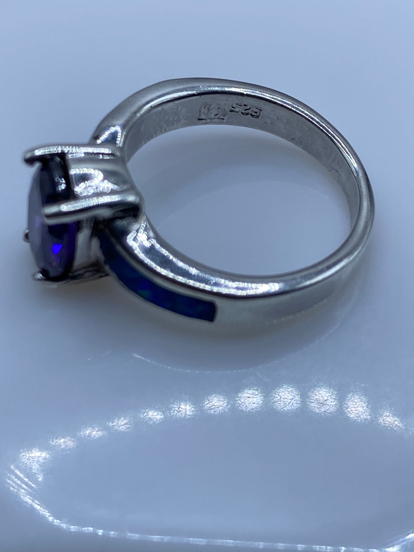 Anillo de Plata con Ópalo de Fuego Azul — Solitario Artesanal — foto 5