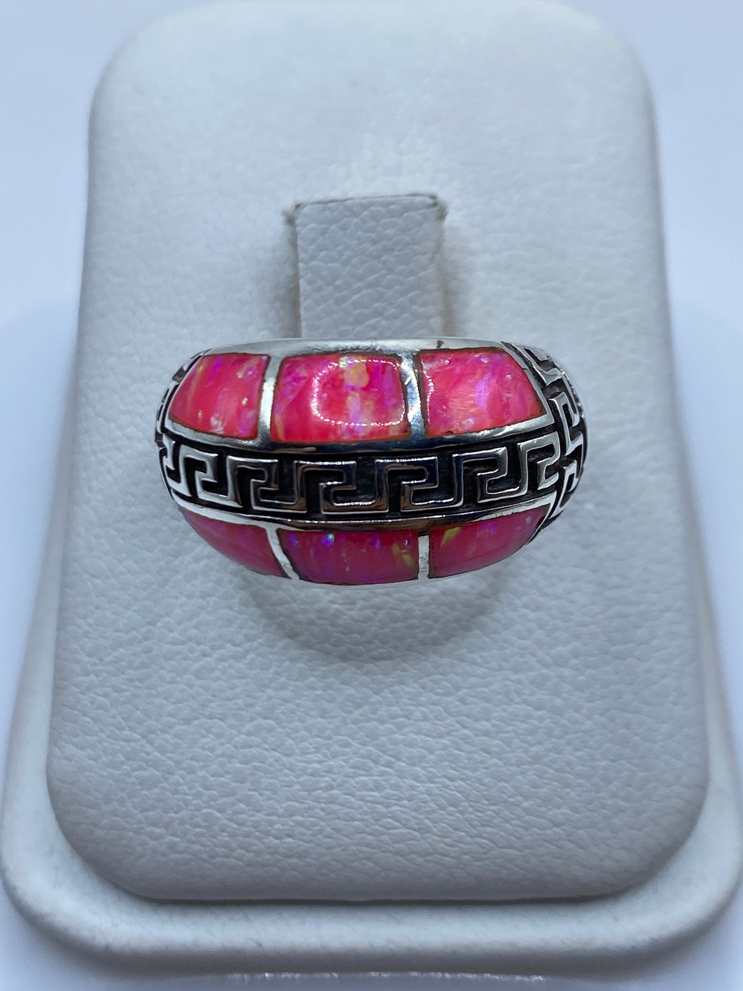 Anillo de plata .950 con Ópalo de Fuego rosa y naranja en estuche blanco