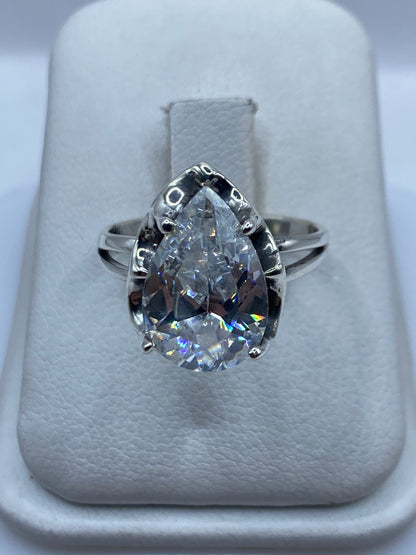 Anillo de plata .925 solitario con circonia blanca brillante en estuche de presentación