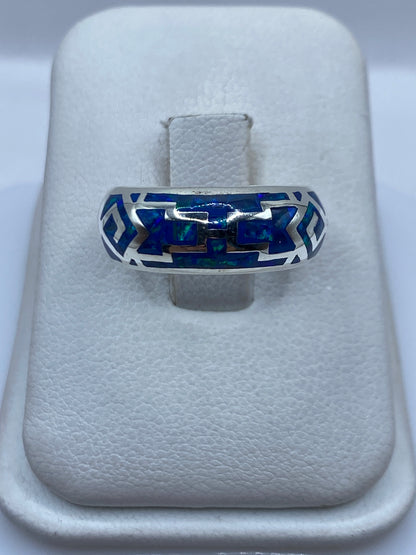 Anillo de plata .950 con ópalo de fuego azul y verde, diseño geométrico étnico en Taxco