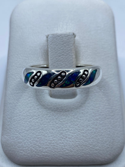 Anillo de plata .950 con ópalo de fuego azul y perlas engastadas, vista frontal
