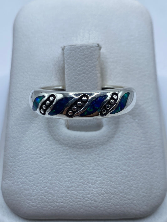 Anillo de plata .950 con ópalo de fuego azul y perlas engastadas, vista frontal