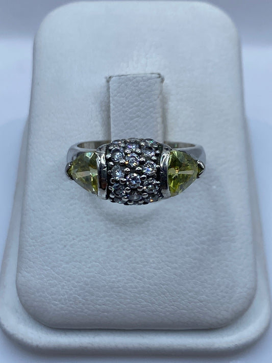 Anillo de plata .925 con solitario de circonia amarilla en estuche blanco