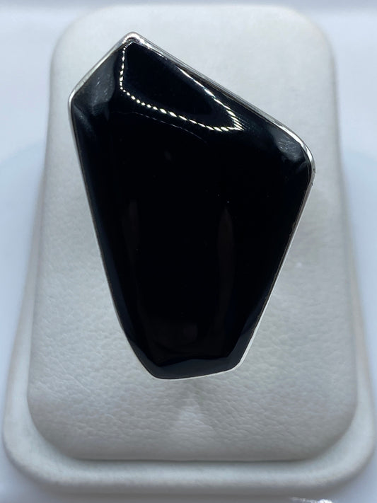 Anillo de plata .950 con ónix negro pulido en estuche de presentación