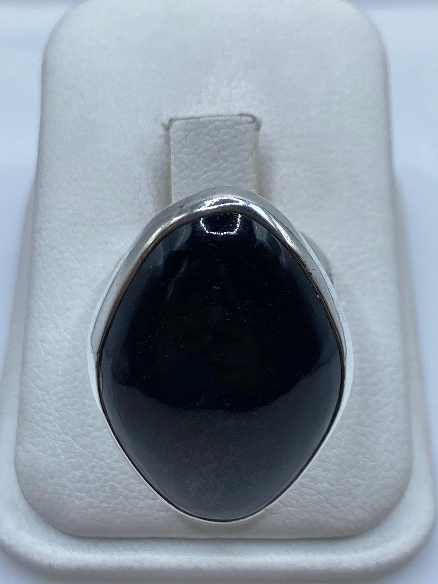 Anillo ajustable de plata .950 con onix negro pulido a espejo