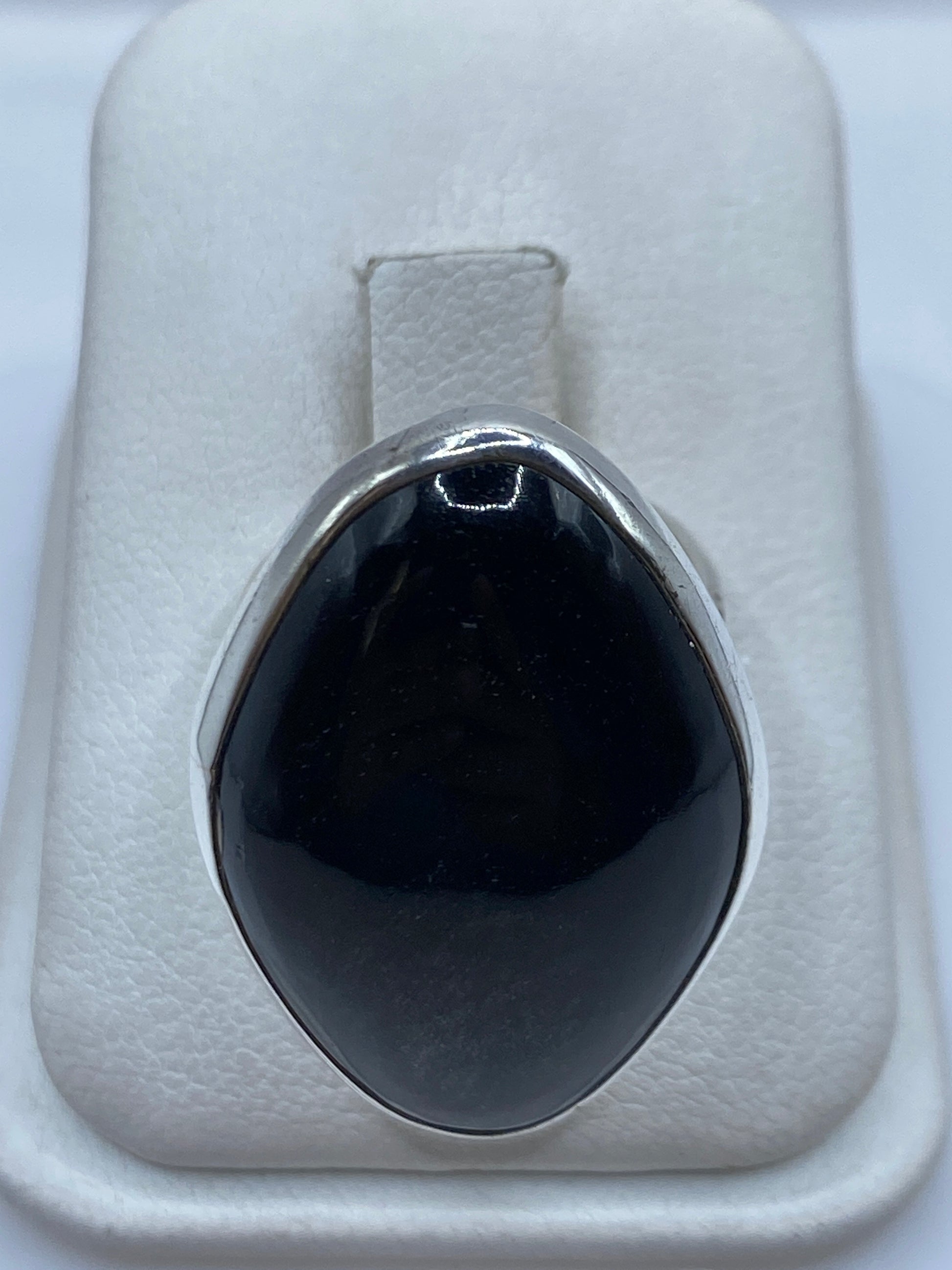 Anillo ajustable de plata .950 con onix negro pulido a espejo