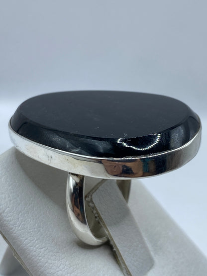 Detalle del sello .950 MEXICO grabado en la banda interior del anillo
