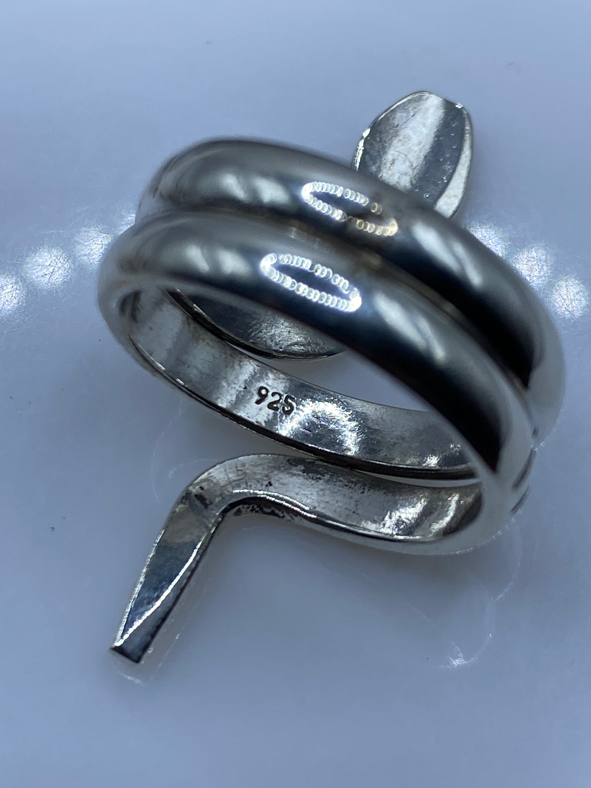 Anillo de Plata Serpiente Ónix Negro — Diseño Escultural — foto 5