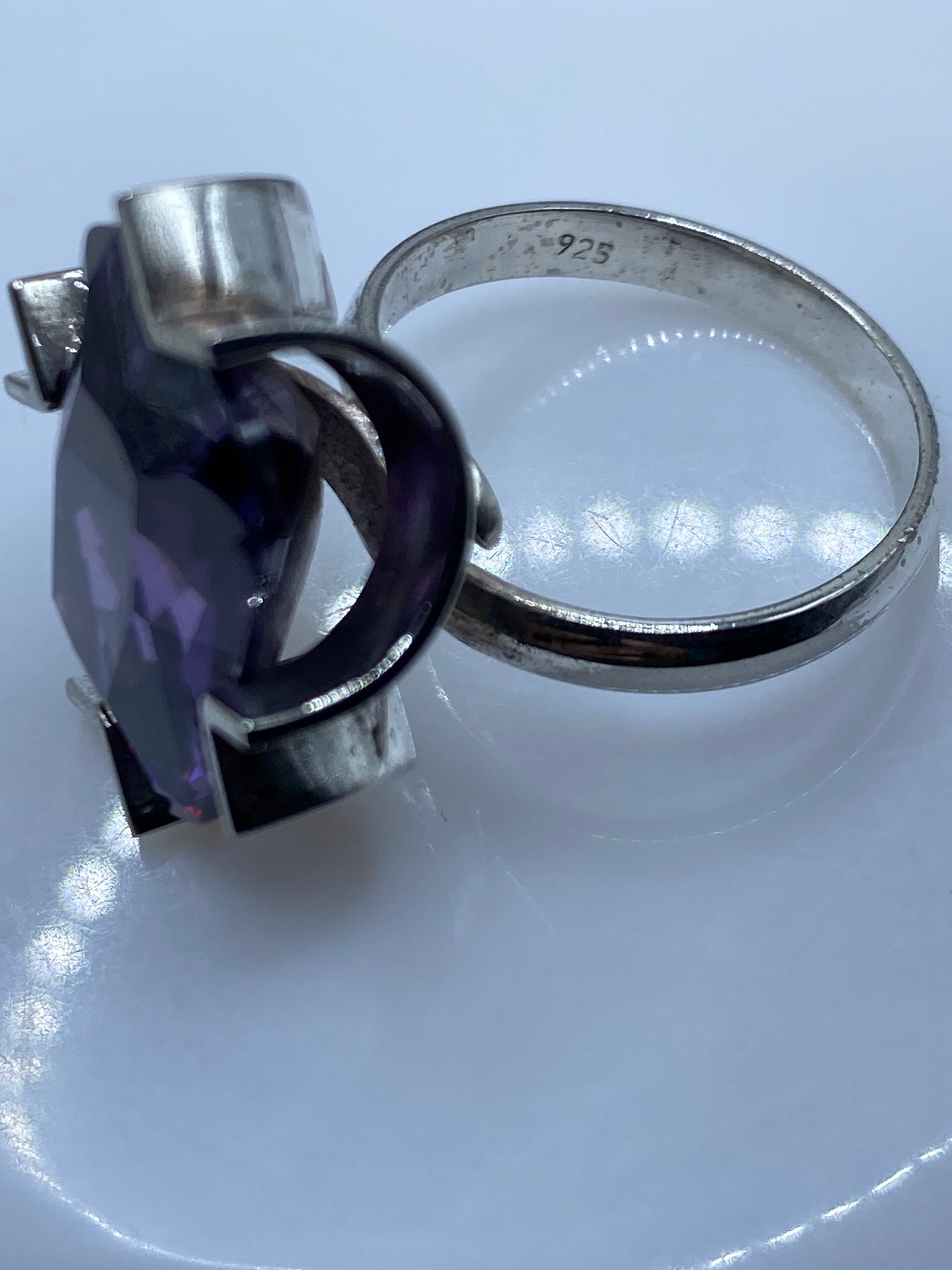 Anillo de Plata Circonia Morada Facetada — Geométrico Moderno — foto 5