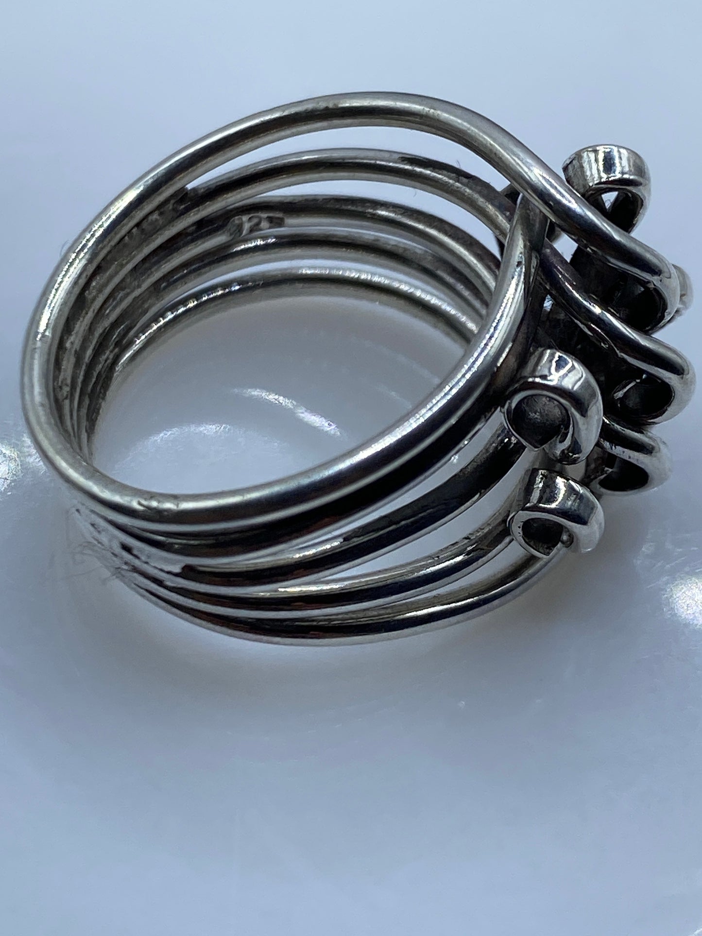 Anillo de Plata Arquitectónico Entrelazado — Diseño Moderno — foto 5
