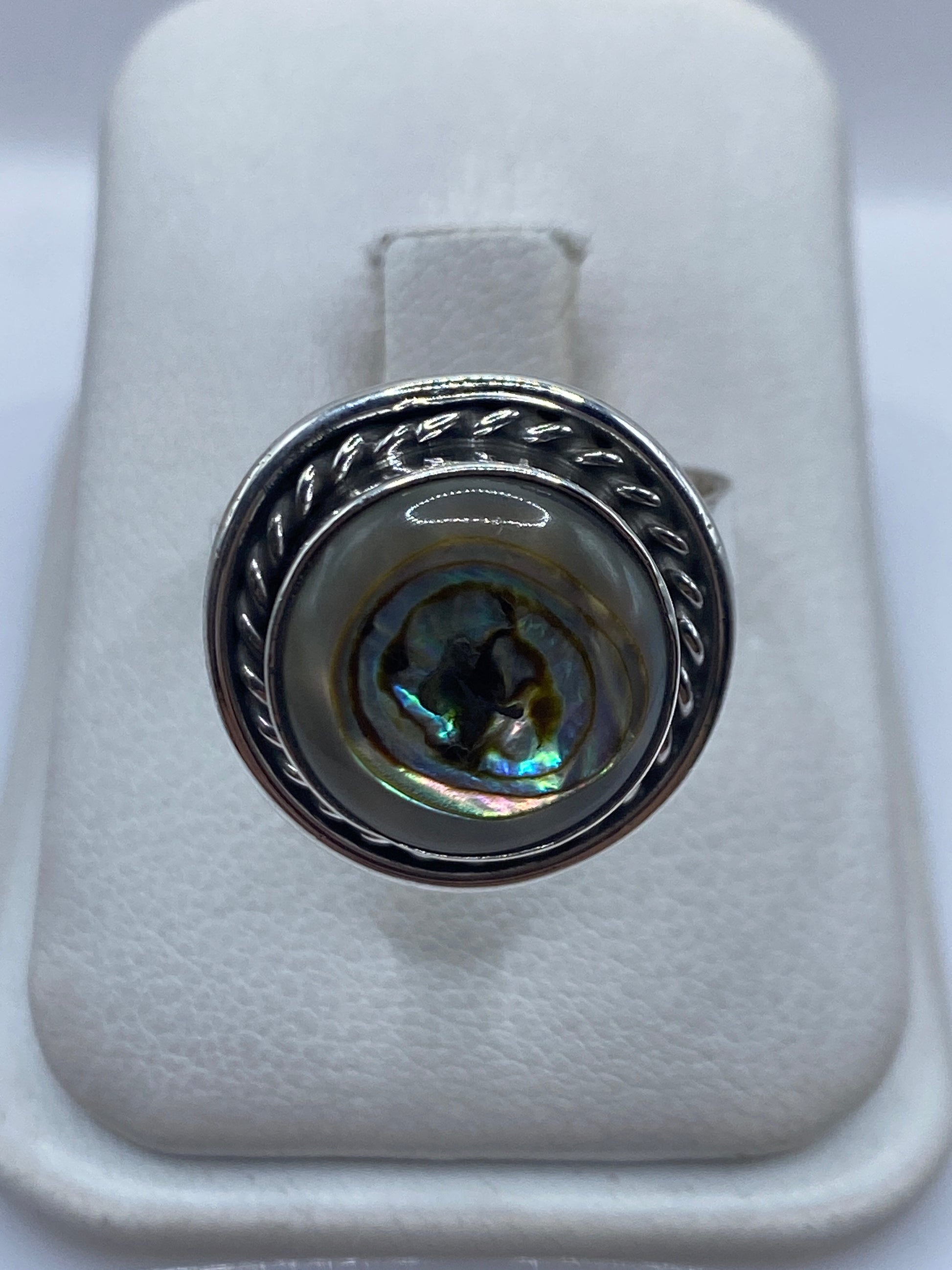 Anillo ajustable de plata .925 con piedra engastada en anilla blanca