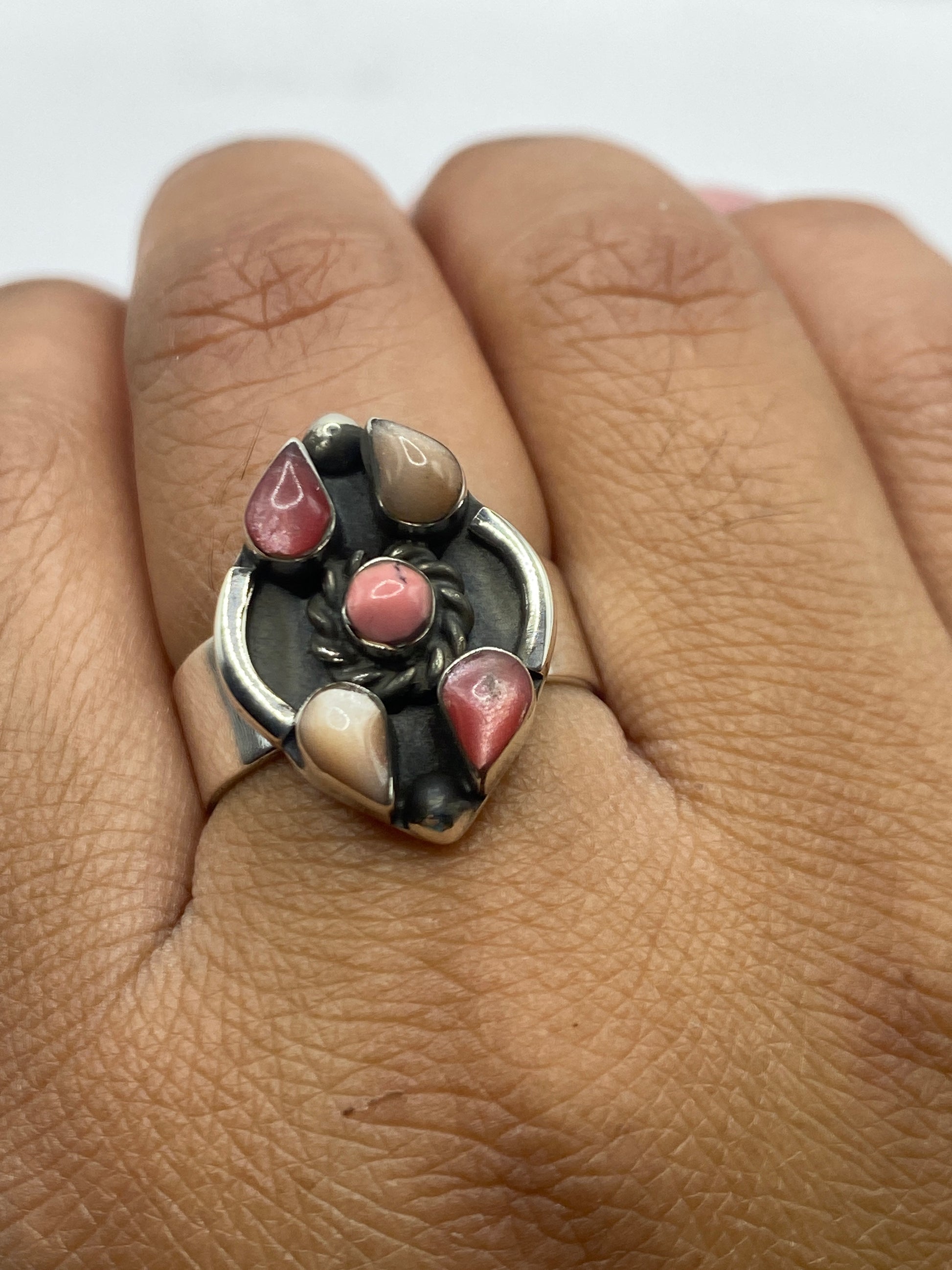 Base del anillo mostrando el Quinto .925 en plata auténtica