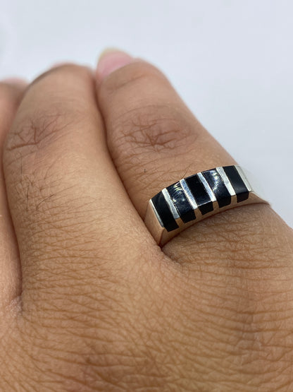 Sello interior del anillo mostrando la marca 925 de autenticidad