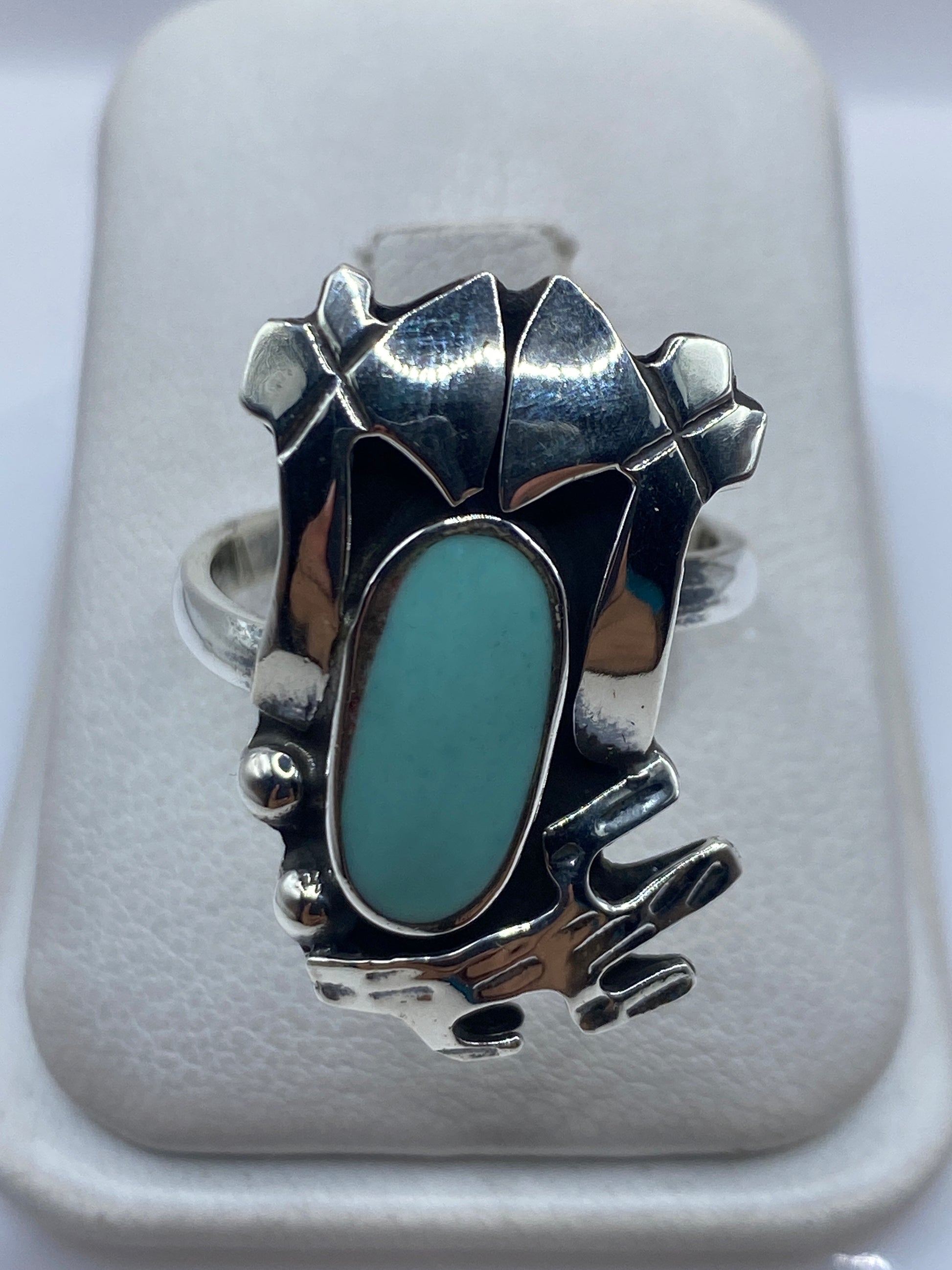 Anillo de plata prehispánico ajustable con turquesa azul cielo en estuche blanco