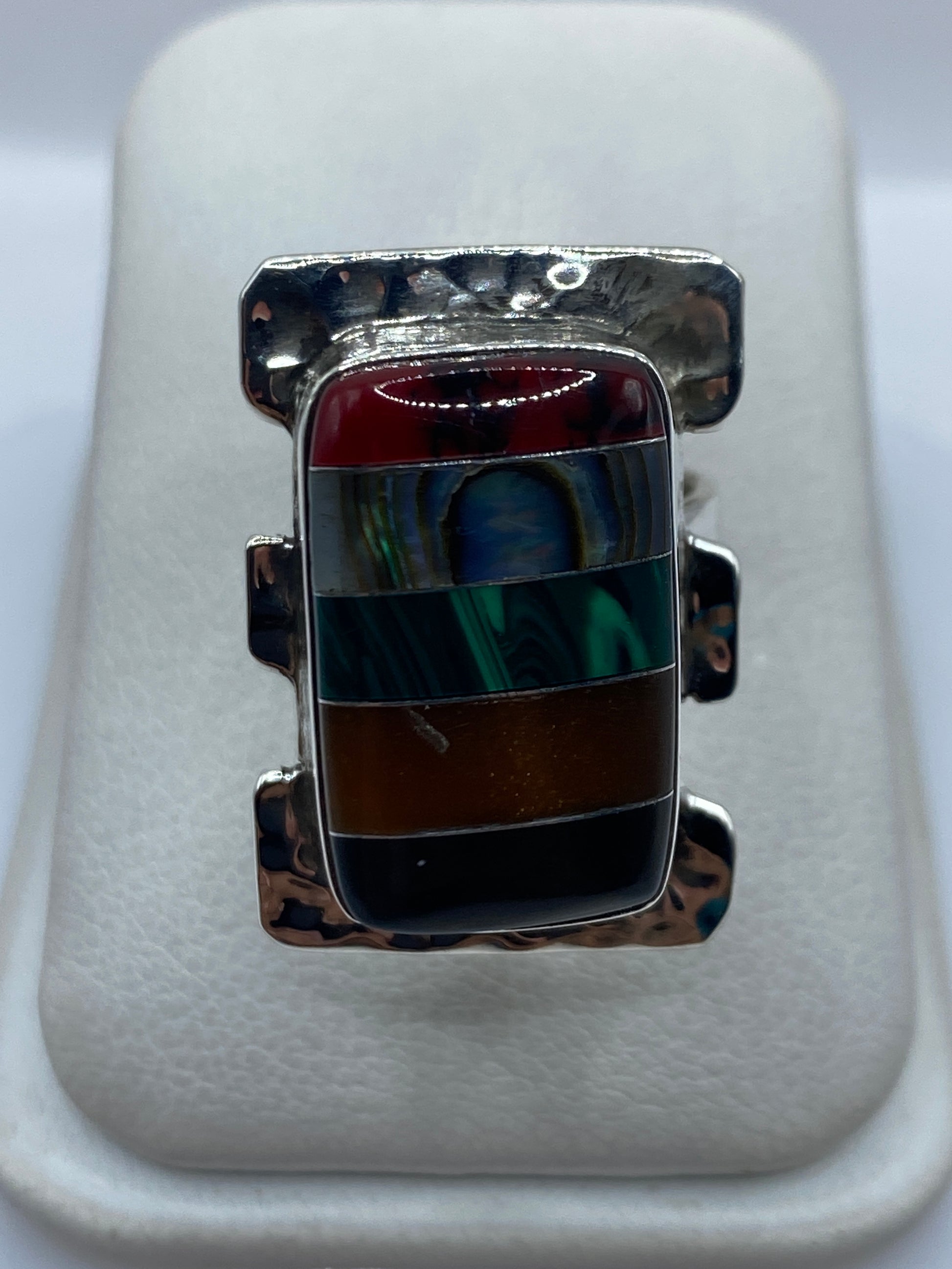 Anillo ajustable de plata con cinco piedras multicolor engastadas a mano