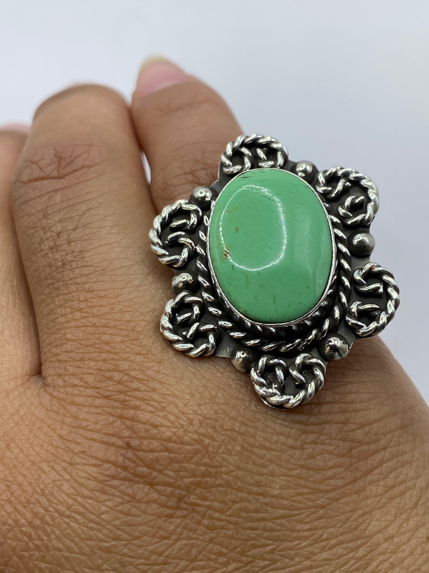 Reverso del anillo con marcaje México .925 y el sello de autenticidad