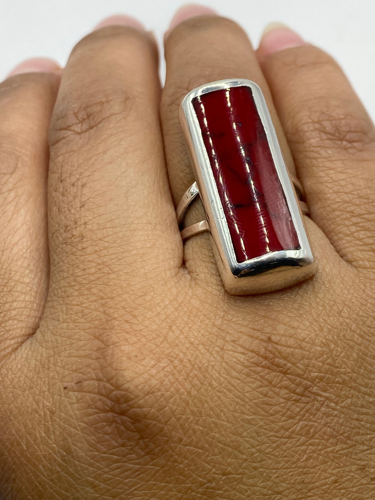Sello .925 del anillo de plata con coral rojo auténtico de Arte Taxco