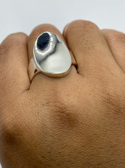 Interior del anillo mostrando el sello .925 de autenticidad