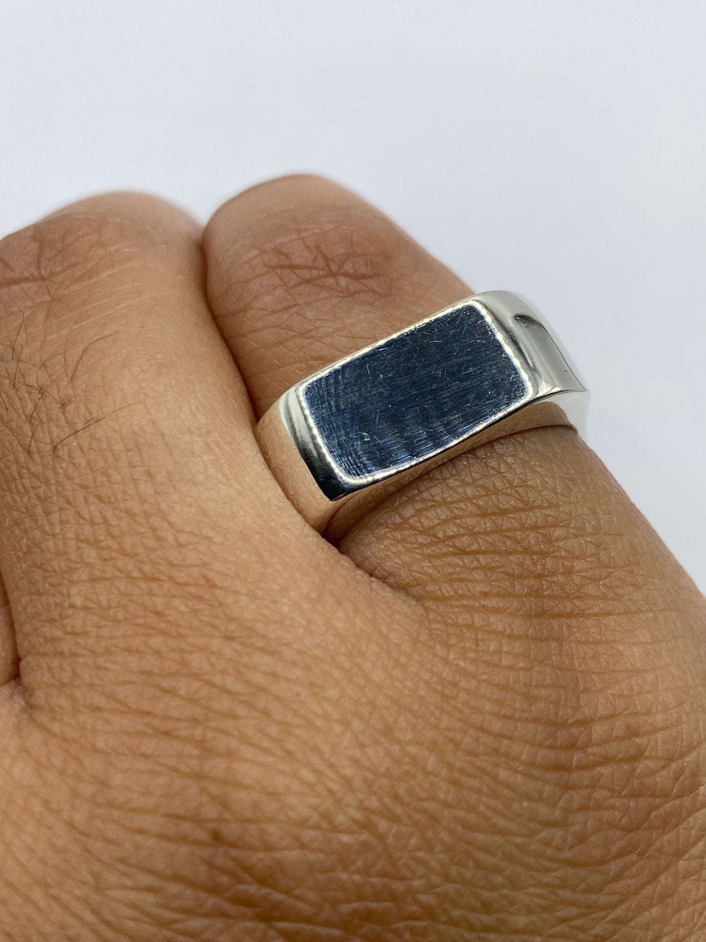 Interior del anillo con el Quinto .925 y el pulido de acabado
