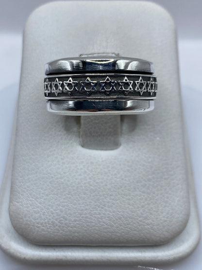 Anillo de plata .925 con Estrella de David calada, vista frontal en estuche