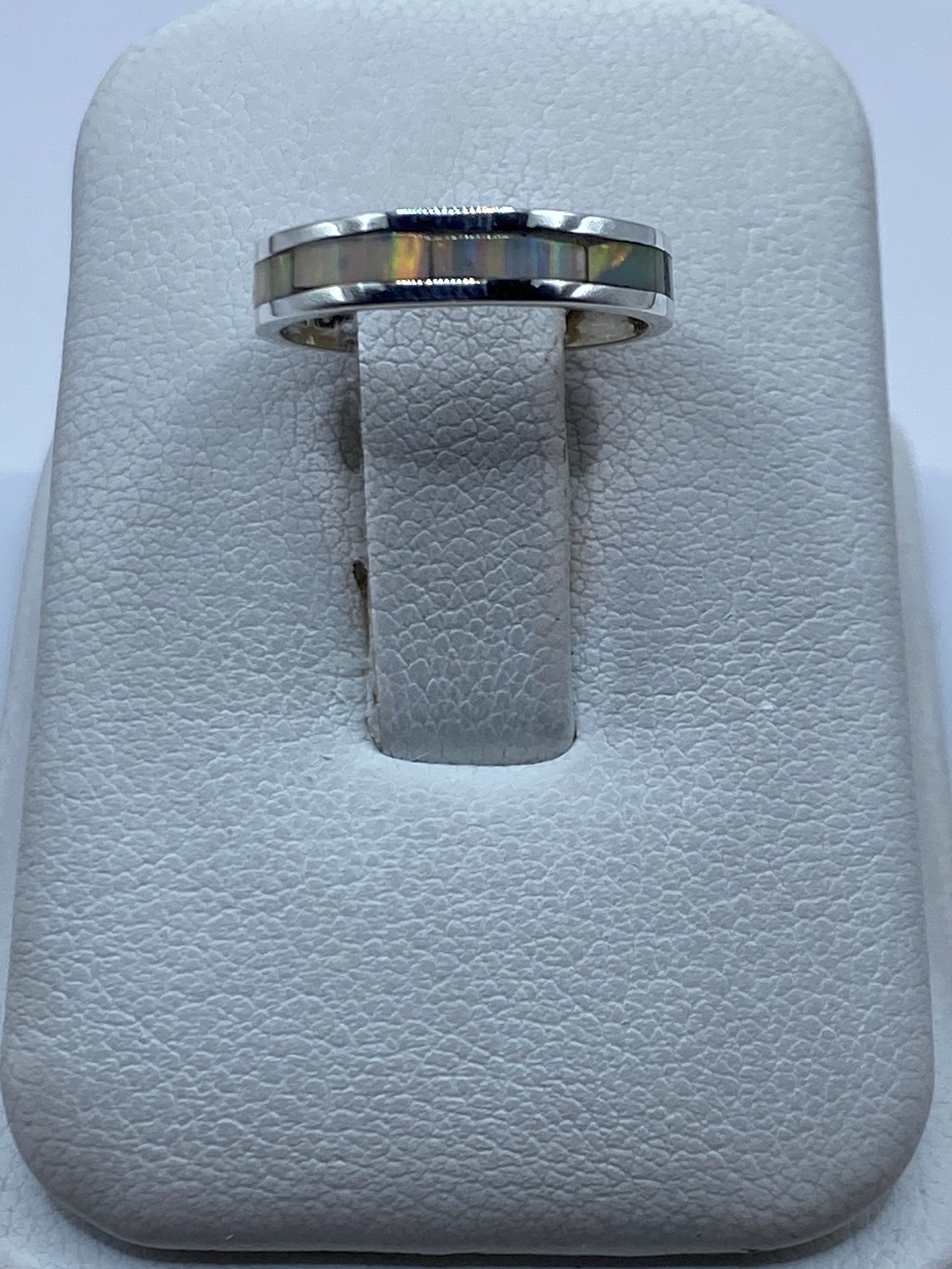 Anillo de plata .925 con ópalo de fuego multicolor en estuche blanco