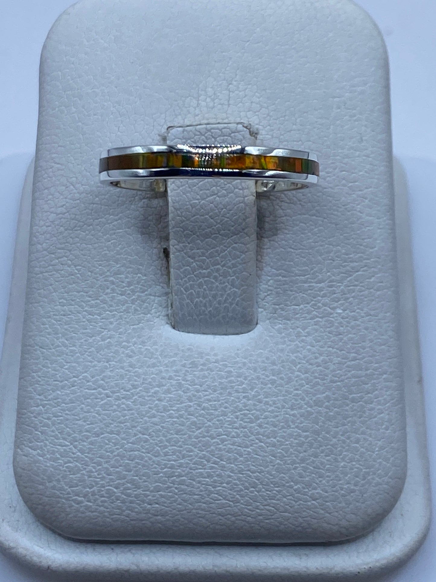 Anillo de plata .950 con ópalo de fuego multicolor en talla 6