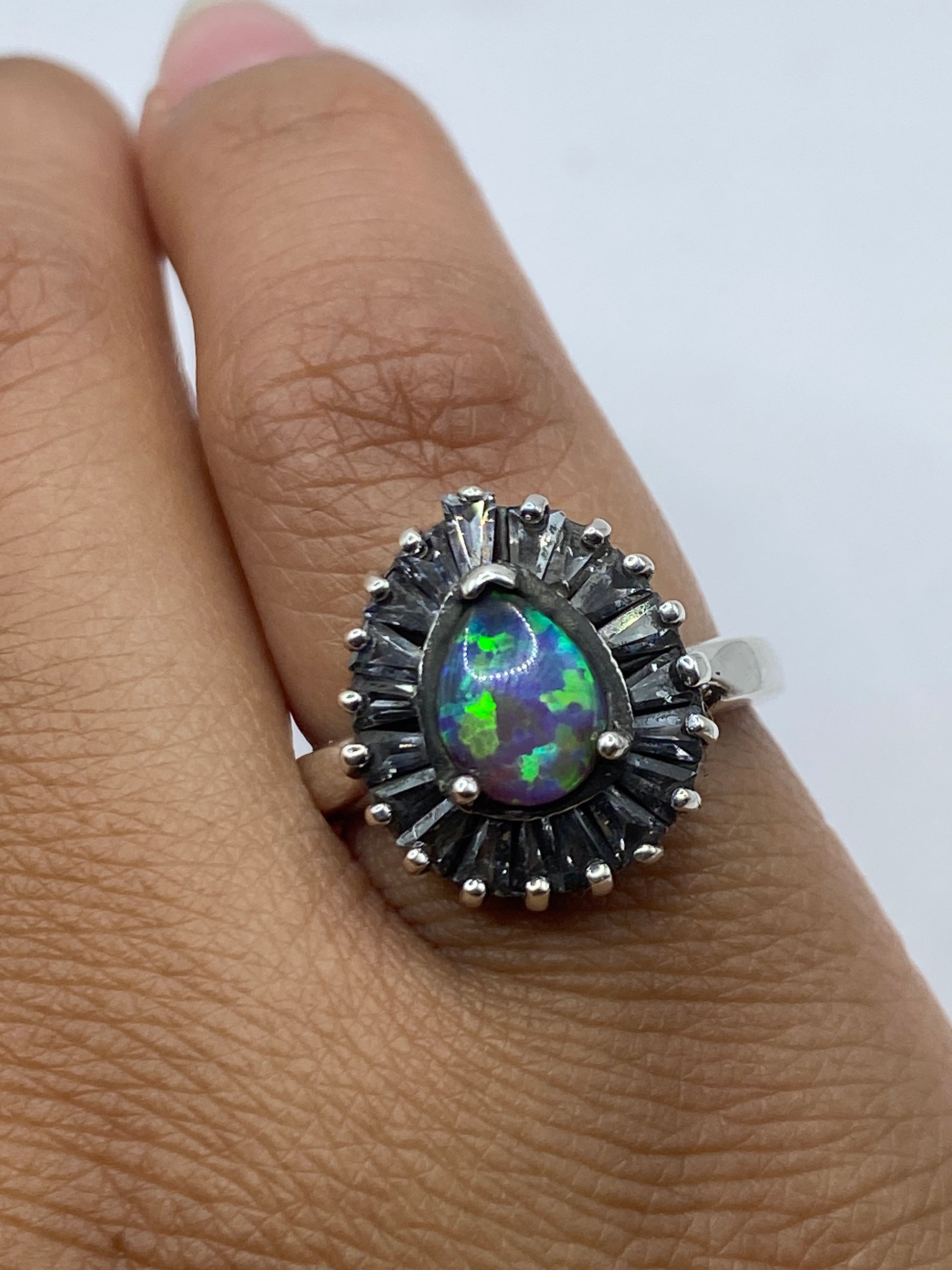 Detalle del Quinto .925 grabado en el interior del anillo de plata
