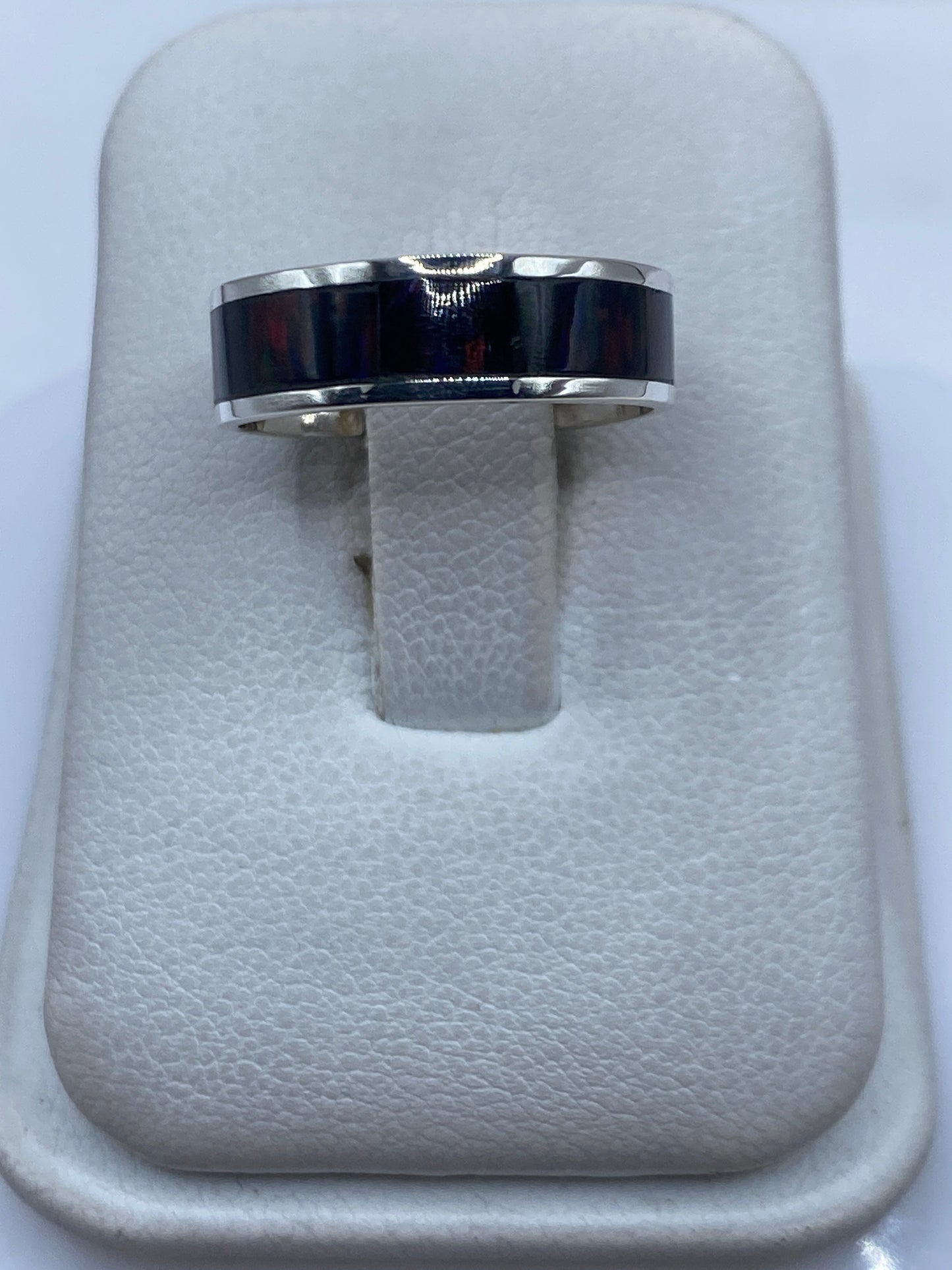 Anillo de plata .950 con ópalo de fuego multicolor en estuche de lujo